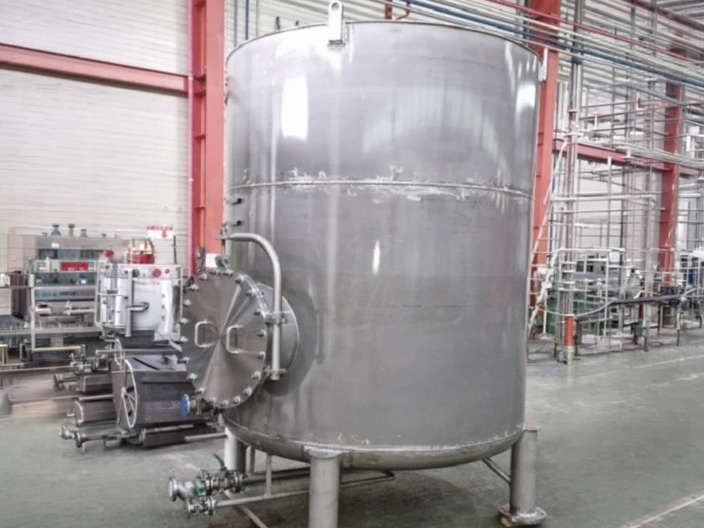 PRESSURE VESSEL
